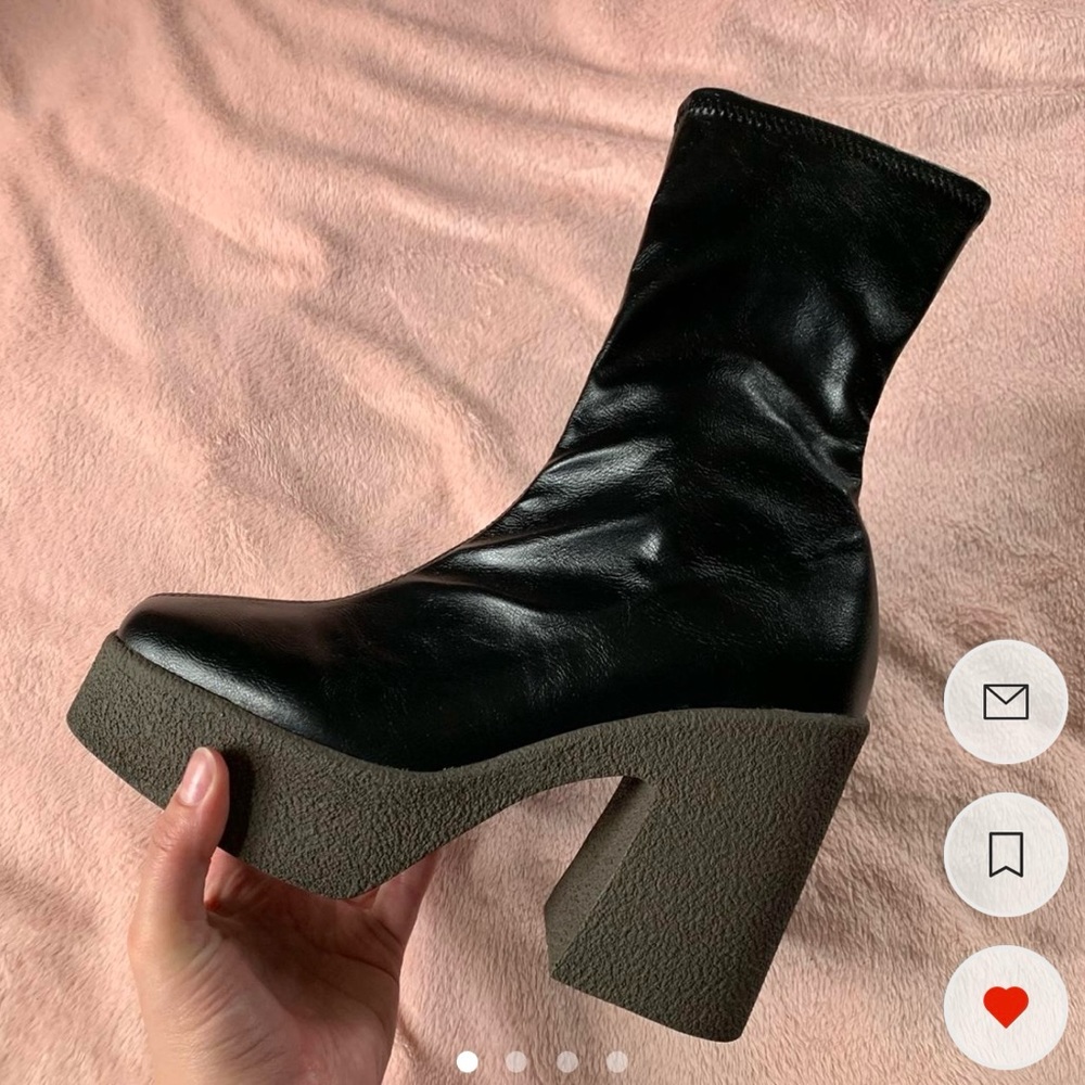 Tony Bianco Jude boots in black muji
